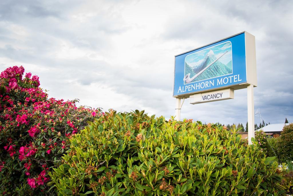 Alpenhorn Motel Te Anau Exterior photo
